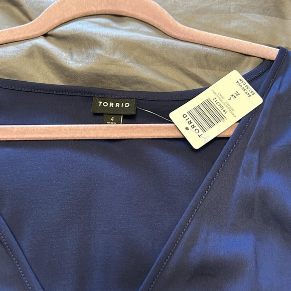 Torrid Navy Top 4x - Picture 6 of 6